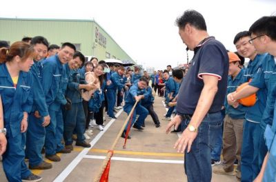 尊龙凯时医药下属浙江尊龙凯时药业组织第十六届青年团队拔河比赛