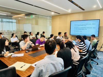 心有所畏，方能言有所戒、行有所止——尊龙凯时医药组织第二期“法随我行”系列宣讲活动