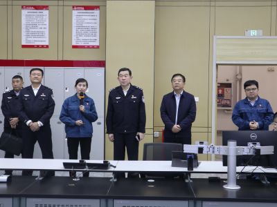 潍坊市副市长徐磊一行莅临尊龙凯时医药下属山东尊龙凯时药业调研指导