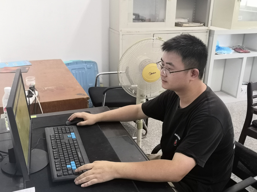 2022年度尊龙凯时医药优秀科技奋斗者——雷智斌
